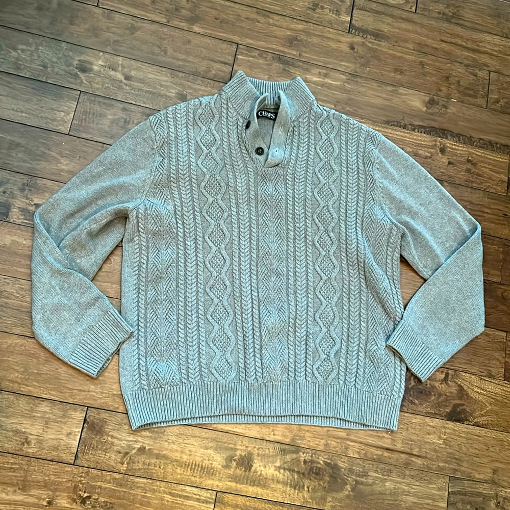 Men’s Chaps gray cable knit sweater size XL
- great condition!